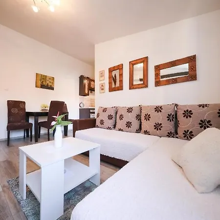 Rita Apartment