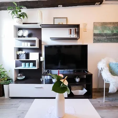 Rita Apartment *